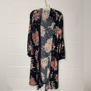 Xhilaration Black Floral Kimono